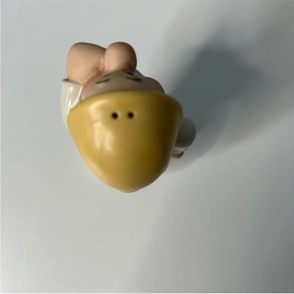 Disney Lenox Sneezy & Dopey Seven Dwarfs Salt & Pepper Shakers Host Pick Collect - Picture 7 of 16